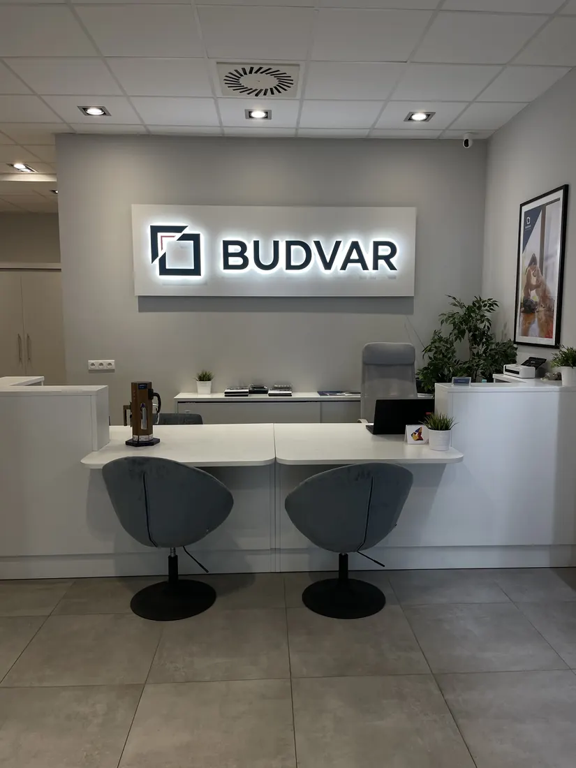 Recepcja i strefa doradztwa — Salon Budvar Warszawa