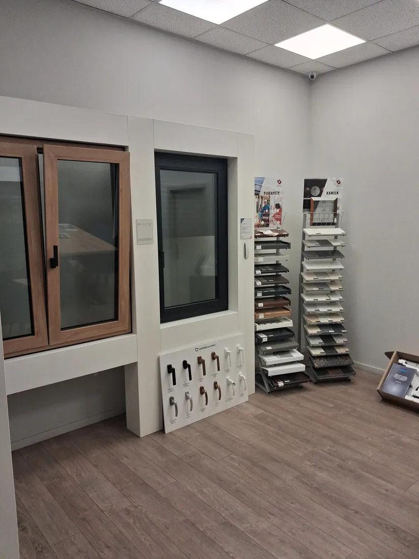 Okna, wzornik klamek i próbki oklein — Salon BUDVAR Wrocław