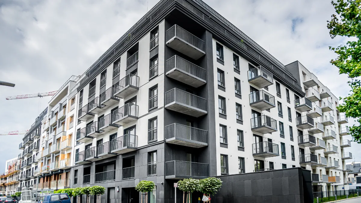 Od Pomysłu do Montażu – Kompleksowy Przewodnik Budvar po Wyborze i Instalacji Stolarki Otworowej w Nowym Domu